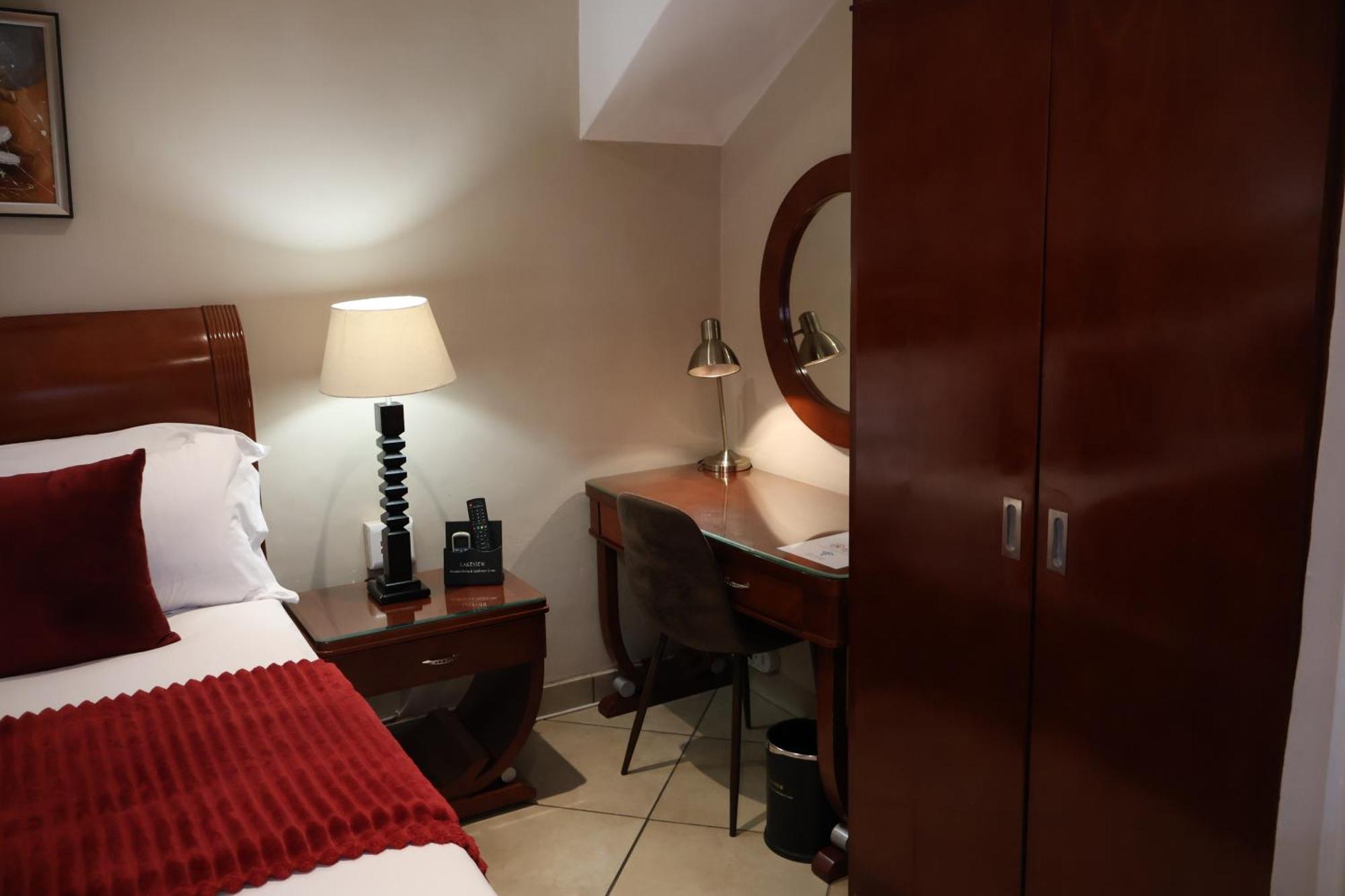 Lakeview Boutique Hotel&Conference Center Benoni Extérieur photo