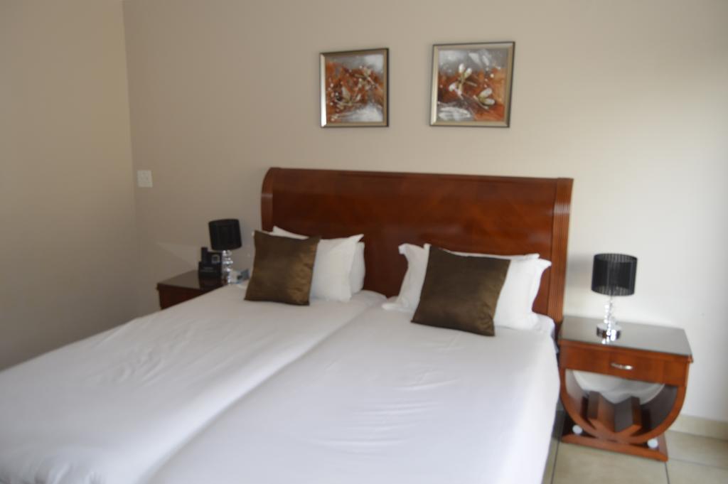 Lakeview Boutique Hotel&Conference Center Benoni Extérieur photo