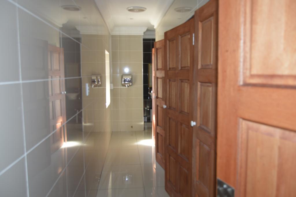 Lakeview Boutique Hotel&Conference Center Benoni Extérieur photo