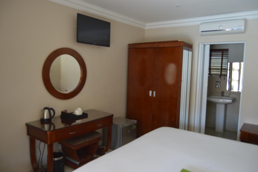Lakeview Boutique Hotel&Conference Center Benoni Extérieur photo